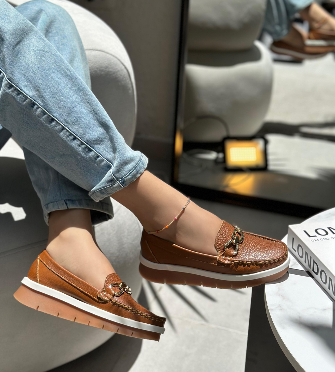 MOCASIN CUERO